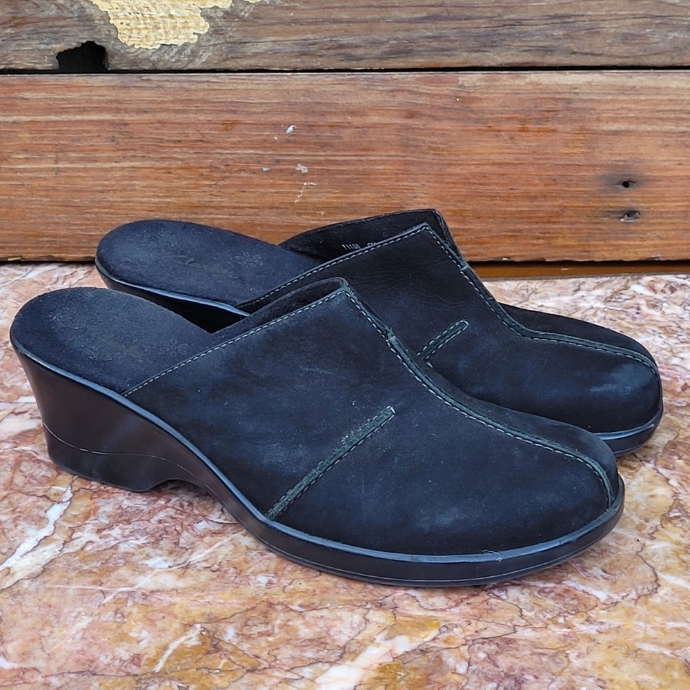 Clarks Suede Slip On Casual Wedge Clog Mule Shoes Sz 6